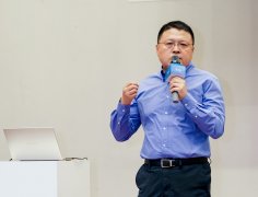 正在搭载英特尔酷ltra处置器的AIPC上